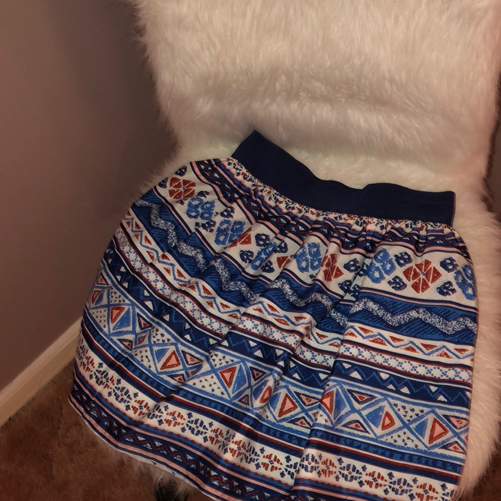 Forever 21 extra small patterned skirt!